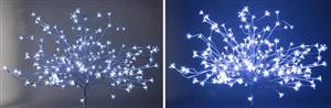 Světelný strom 150 LED modrá barva kvítklů perleťový kmen s trafem IP44