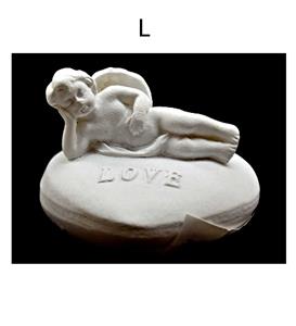 Zamilovaný andělíček na srdci levý 4,5 x 4 x 3,5 cm anděl talisman pro štěstí bílý polyresin